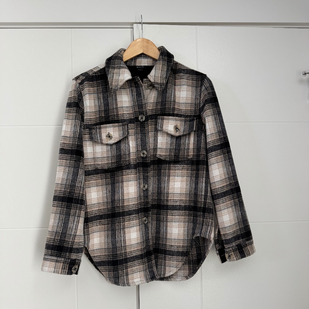 RW & Co brown/beige plaid mid weight shacket jacket